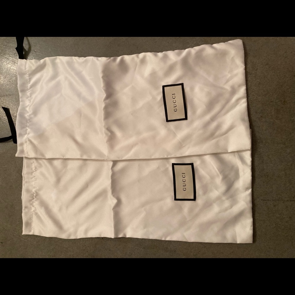 Gucci Shoes Dust Bags in White Satin/ Polyester Material. Standard Size. Unisex.